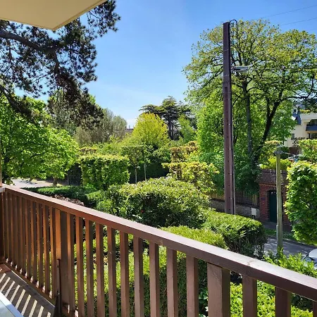 T2 Au Coeur De Avec Balcon, Parking & Acceptant Animaux - Fr-1-465-16 Cabourg