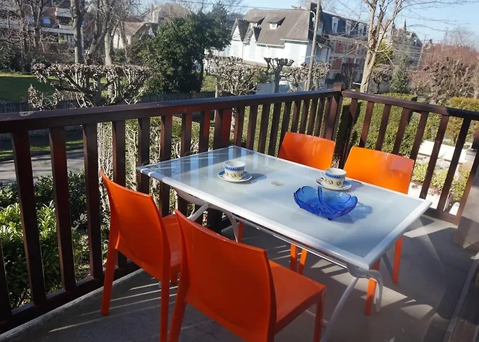 Appartamento T2 Au Coeur De Avec Balcon, Parking & Acceptant Animaux - Fr-1-465-16